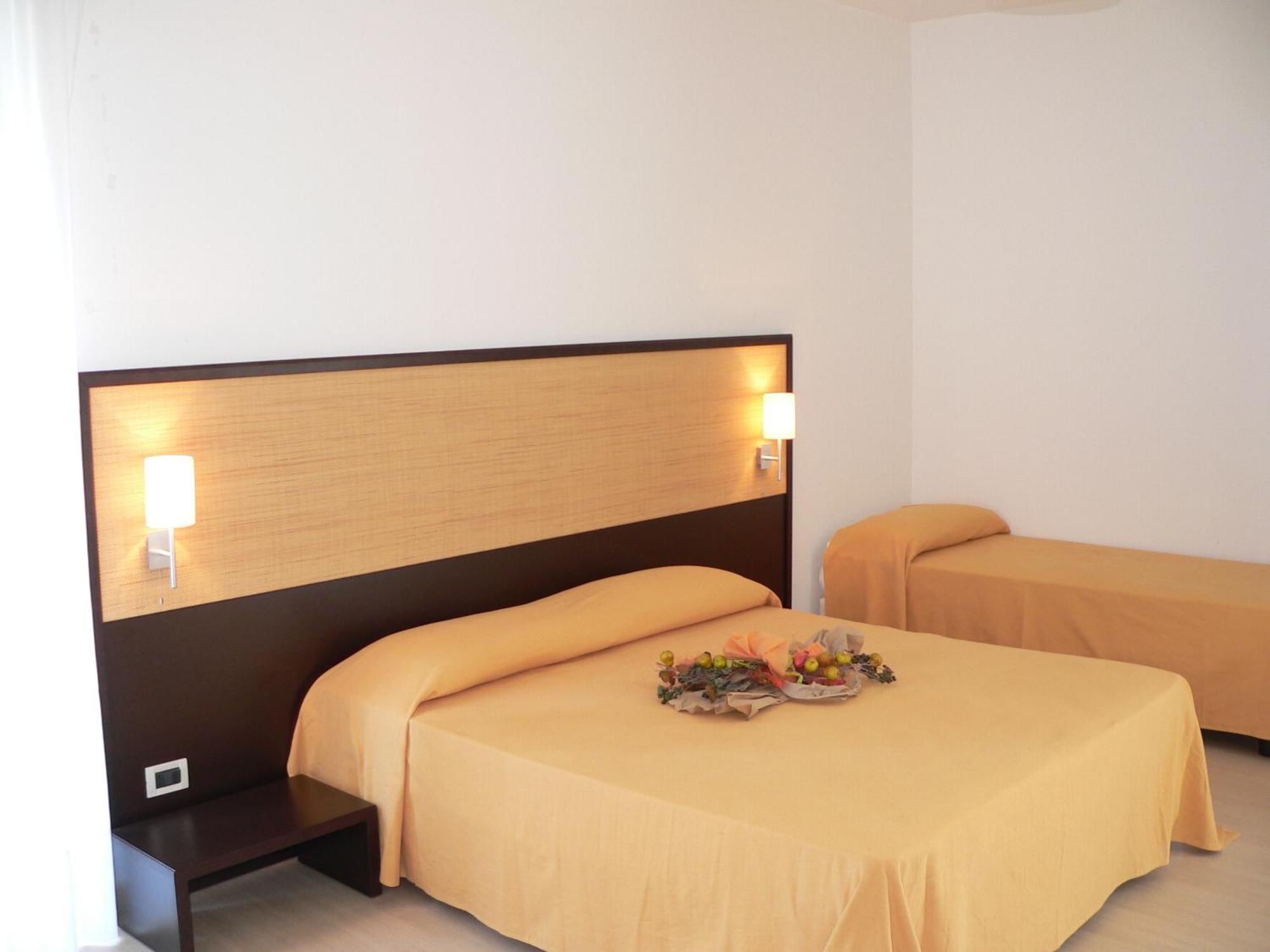 Il Grillo Hotel Pulsano Esterno foto